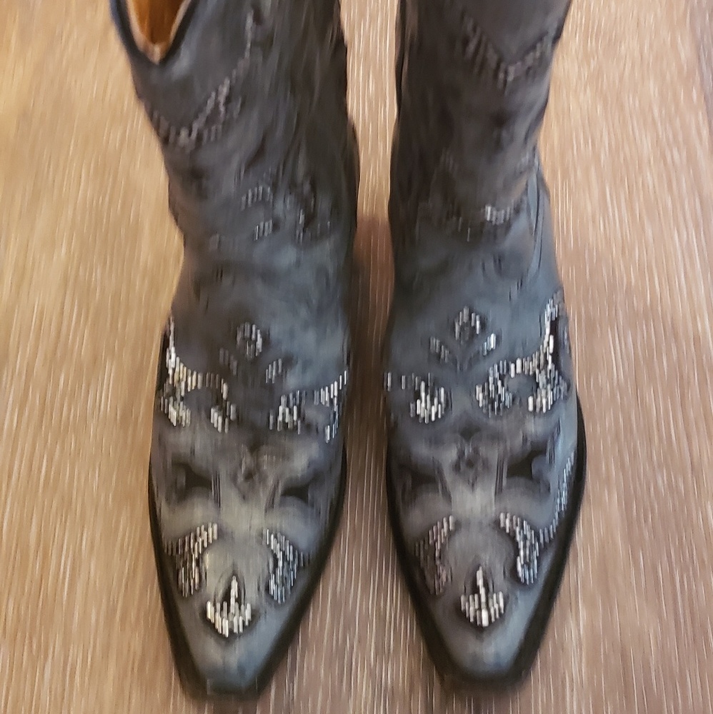 Corral boots